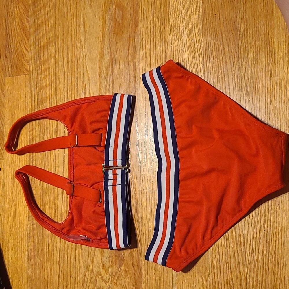 Red bikini set - Picture 2 of 4